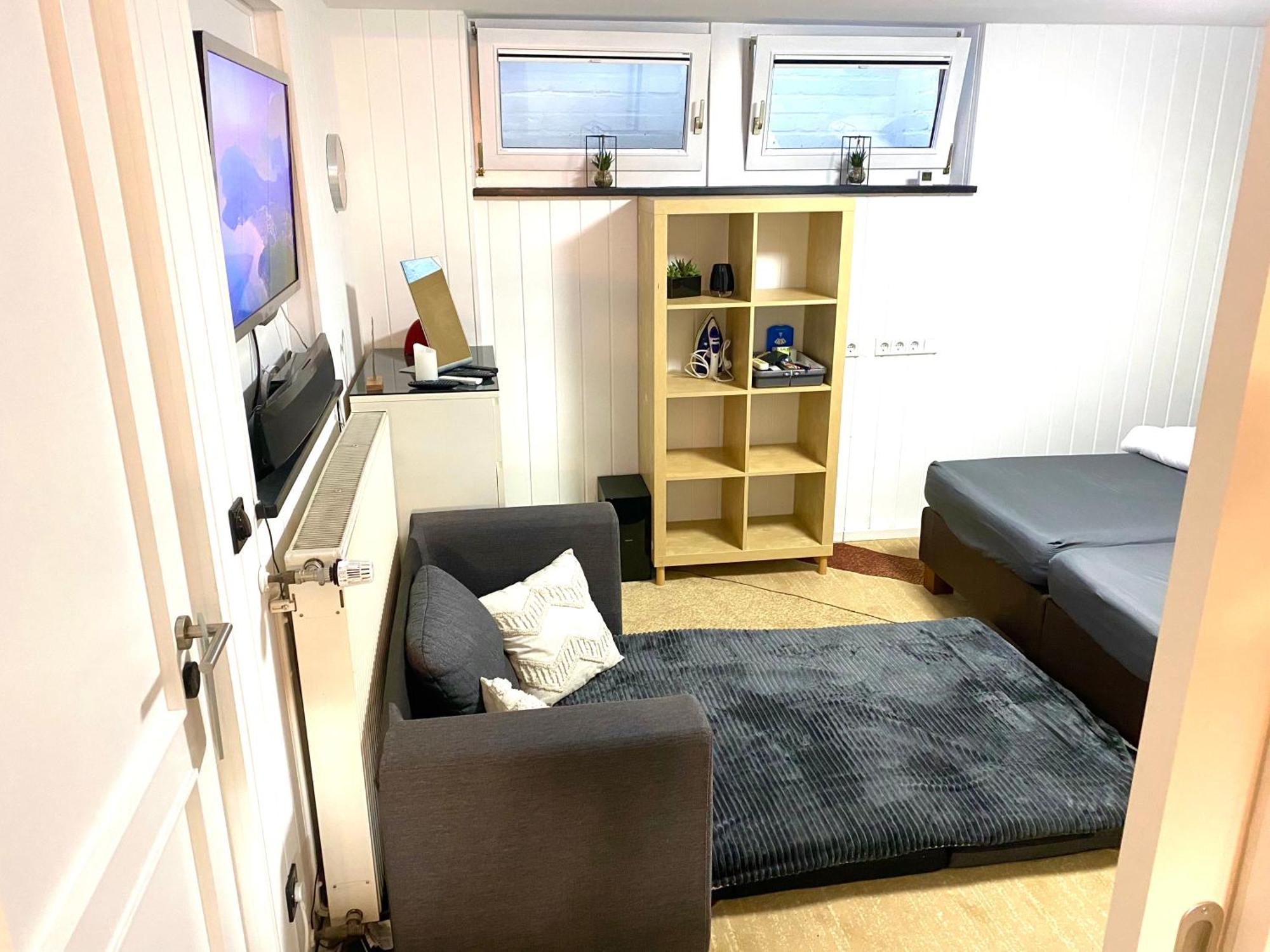 Xanten Basement Suite Экстерьер фото